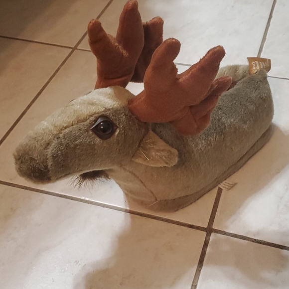 Super Cute Comfy Feet Moose Slippers - Picture 2 of 4